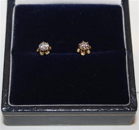 15ct gold and solitaire diamond ear studs